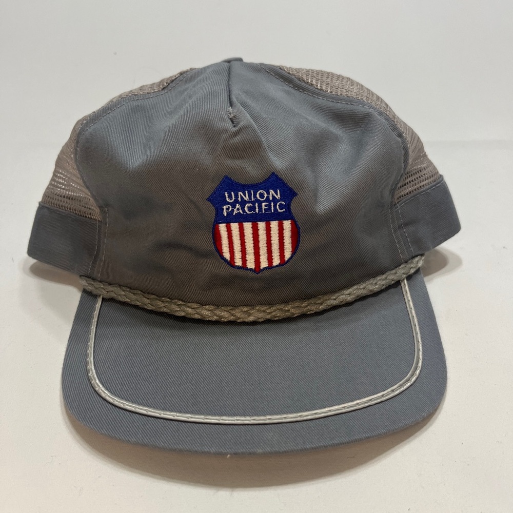 Vintage Union Pacific Snapback Trucker Hat‎ Cap Mesh Gray Rope USA made